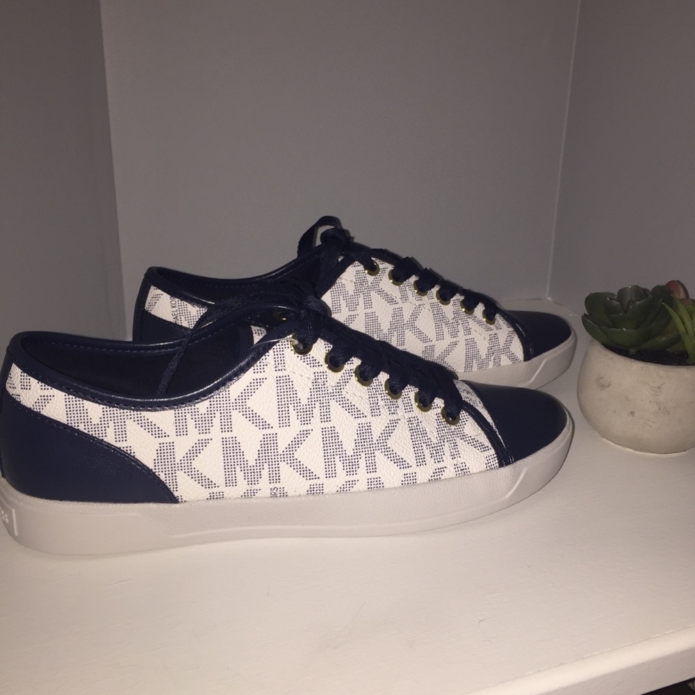 Michael Kors Sneakers Size 7